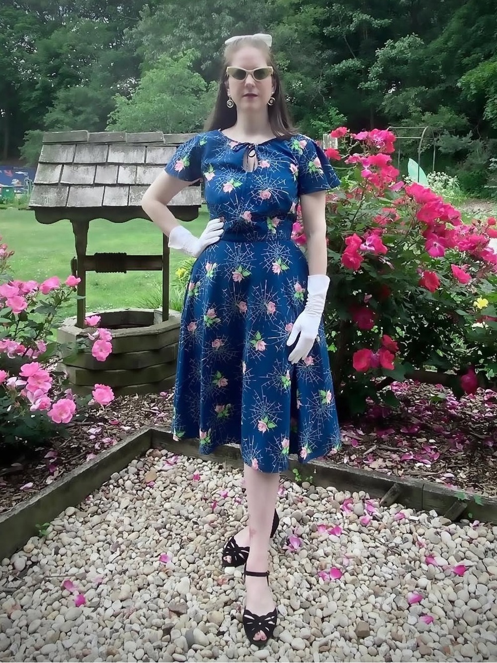 Rare Unique Vintage Spiderweb Roses Navy Blue Flare Dress - Picture 2 of 15